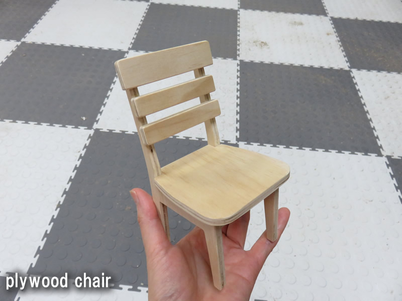 Pluredro blog 1/12 scale miniature chairs