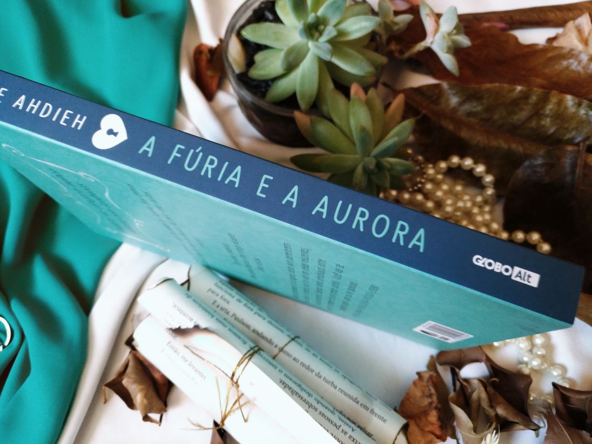 RESENHA DE LIVRO A FĂRIA E A AURORA - RENĂE AHDIEH A FĂRIA E A AURORA - RENĂE AHDIEH