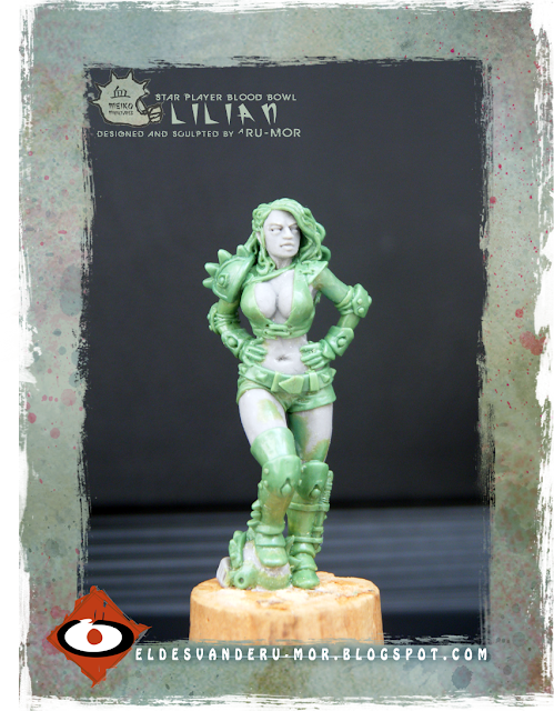 Miniatura de Blood Bowl esculpida por ªRU-MOR para Meiko miniatures. Lilian, blitzer amazona, scala warhammer fantasy