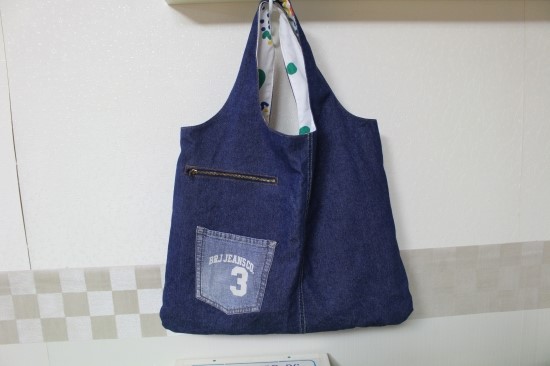 How to sew a bag for shopping of old jeans. Photos sewing instructions.