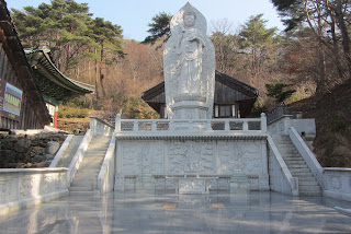 Le grand Bouddha de Yeongiam 연기암.