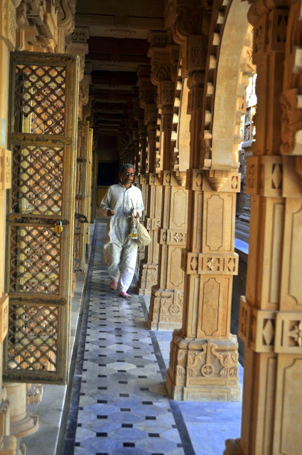 palitana gujarat tourism religion jain temple shatrunjay hill