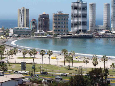 Playa Cavancha (Cavancha Beach), Iquique. Playa Cavancha (Cavancha Beach), Iquique, Chile.