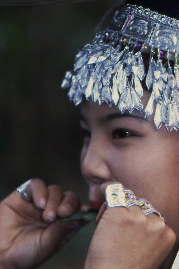 Huayao Dai playing leaf music