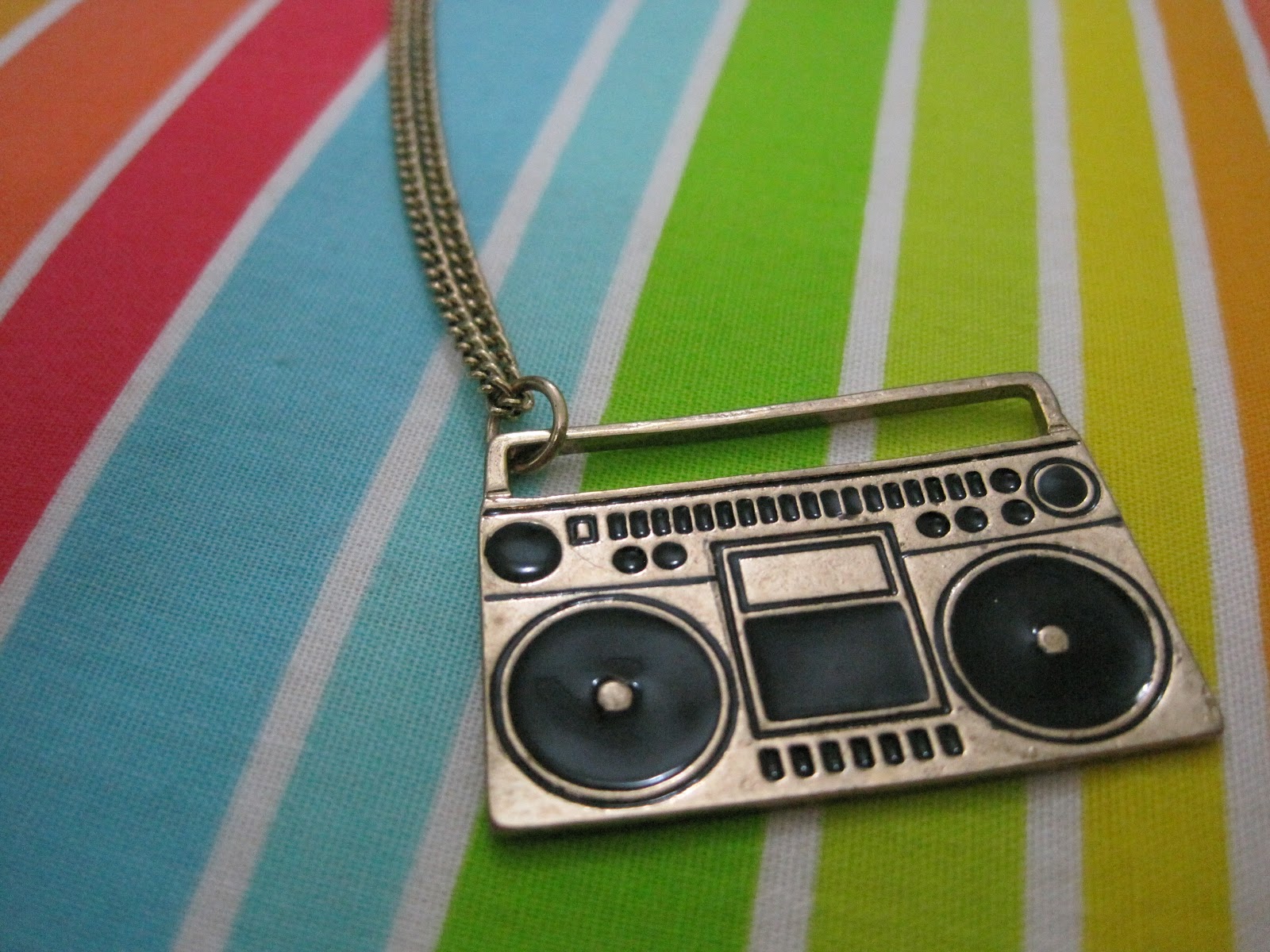 NameWhatYouWant A184 Retro Radio Necklace