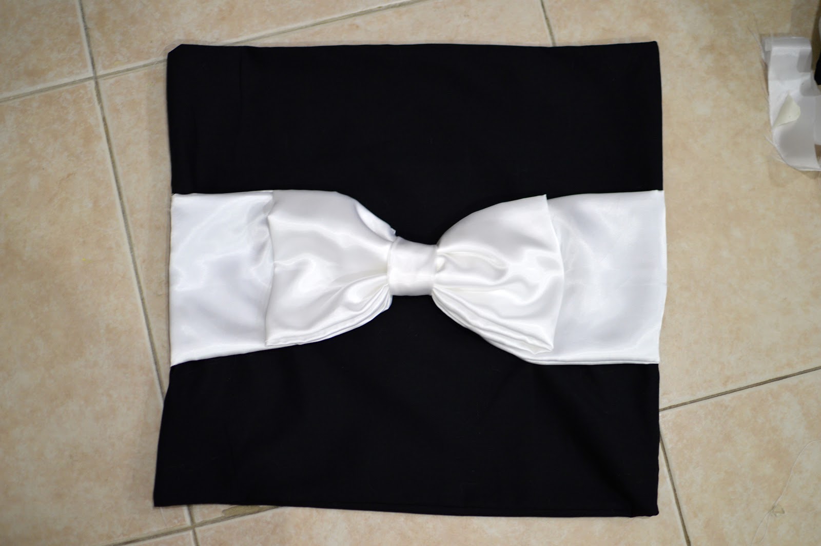 DIY Bow Pillow Brush Etiquette