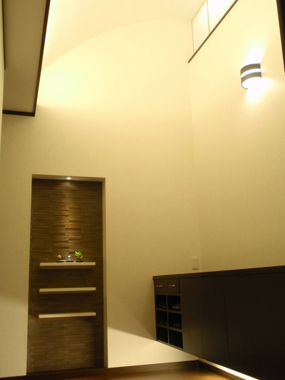 このか生活 玄関ホールと照明