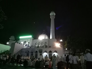 Ribuan Umat Muslim Hadiri Shalat Subuh Berjamaah Di Masjid Al Azhar Jakarta, Lihat Foto-Fotonya