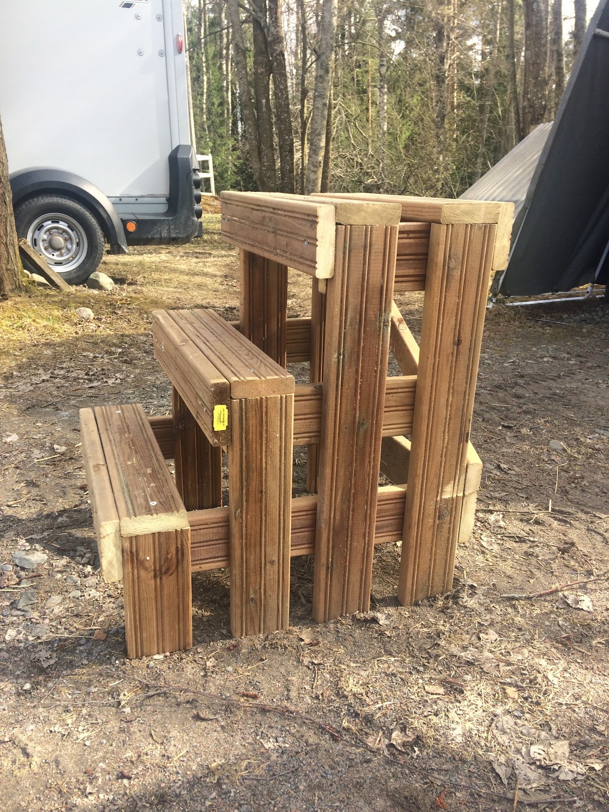 Roosa's Horsey Life DIY mounting block