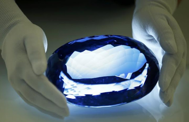 Batu Akik Tercantik dan Terbesar di Dunia, Inilah Bentuk Blue Topaz