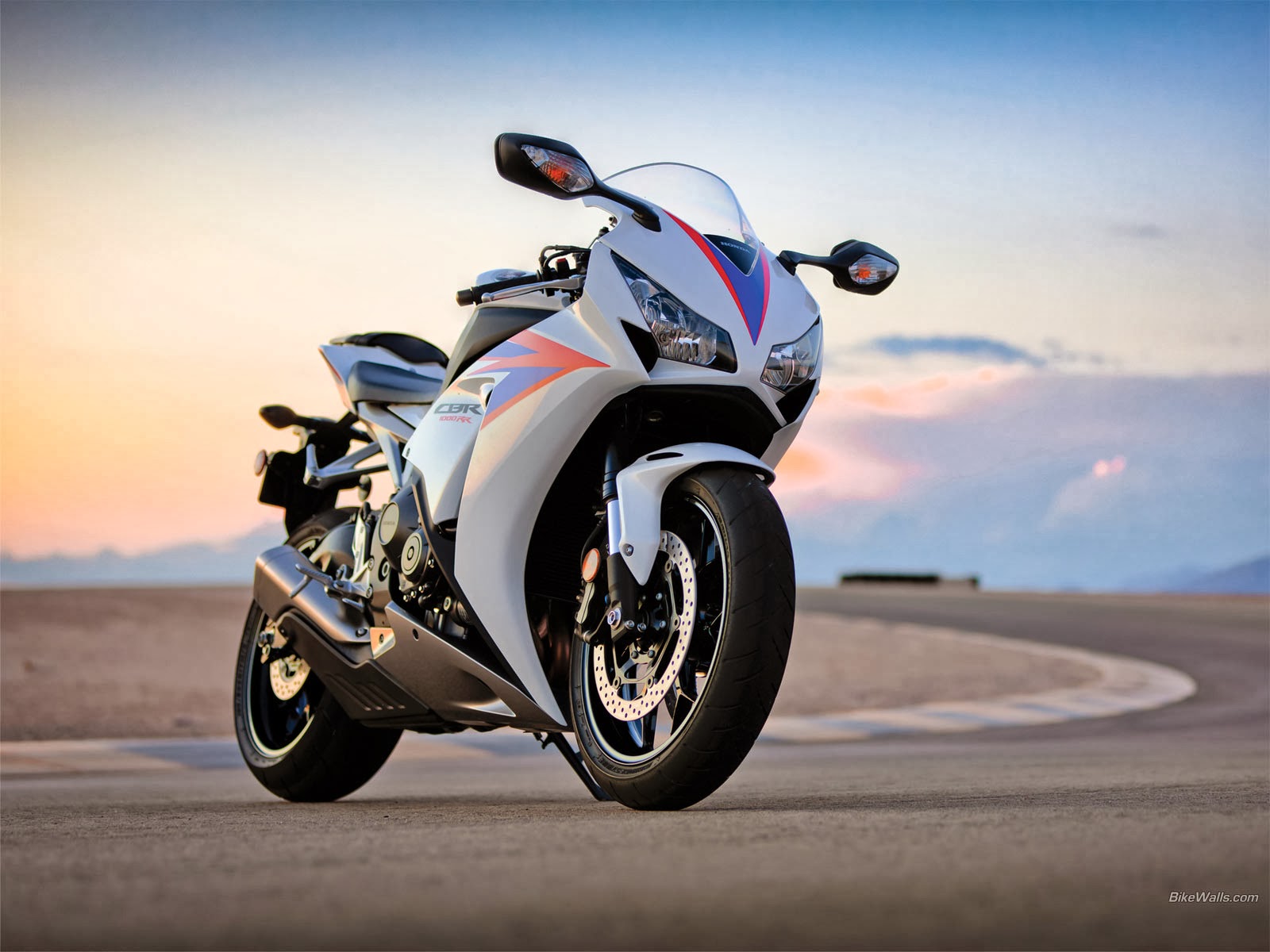 Honda CBR 1100 RR-1 - Honda Motor