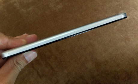 Flash Plus 2 chinh thuc ra mat thi truong Viet Nam, gia 3,2 trieu dong - Anh 3