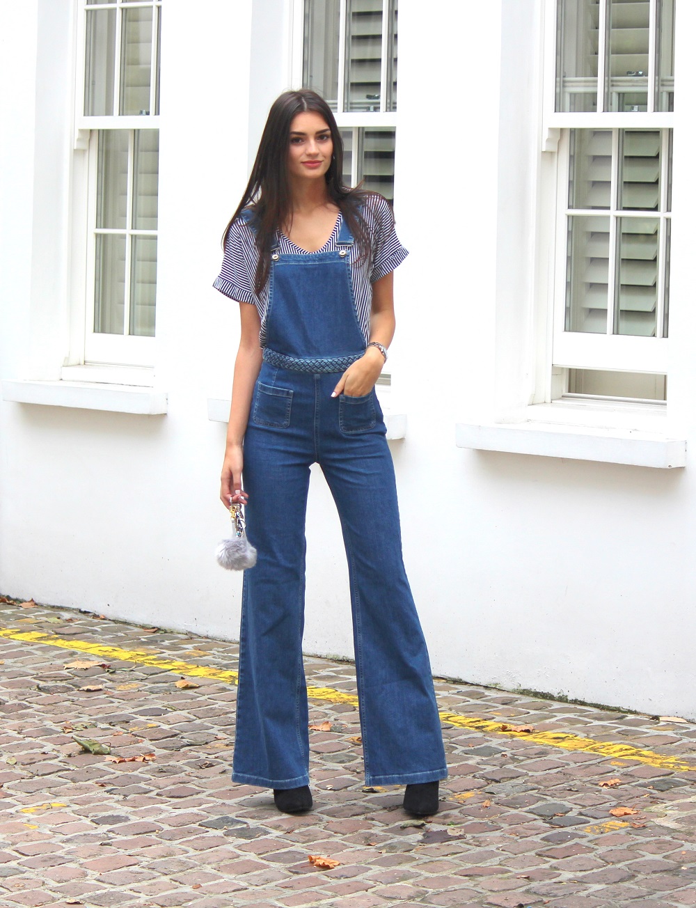 peexo fashion blogger wearing wide leg denim dungarees zara