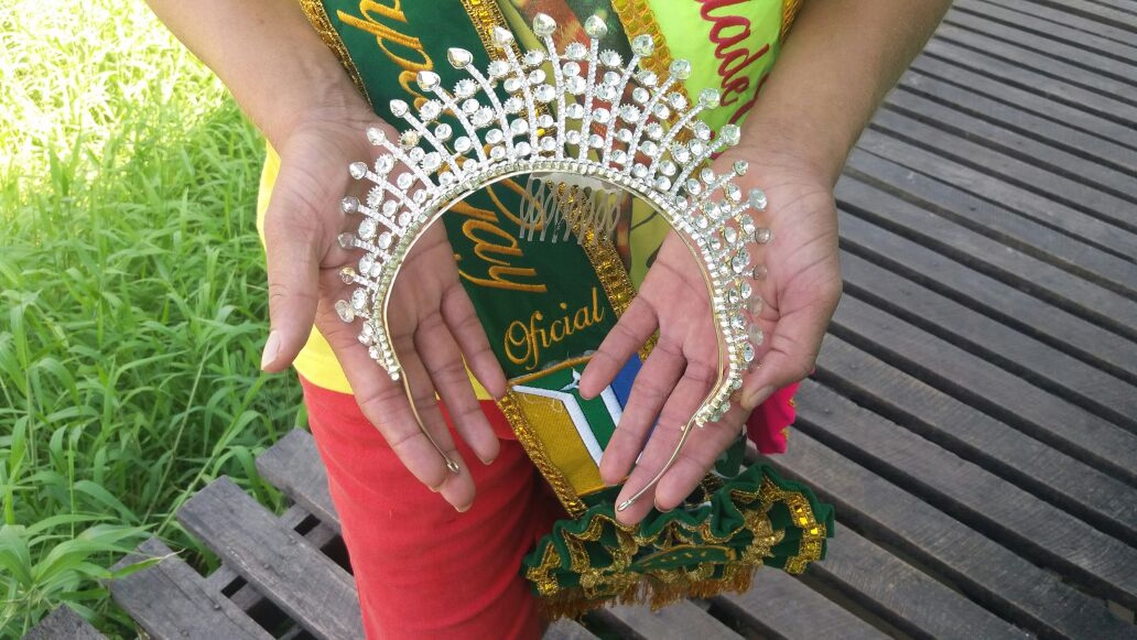 ‘Fiquei em choque’, diz Miss Amapá Gay após ter coroa arrancada por concorrente ‘Fiquei em choque’, diz Miss Amapá Gay após ter coroa arrancada por concorrente
