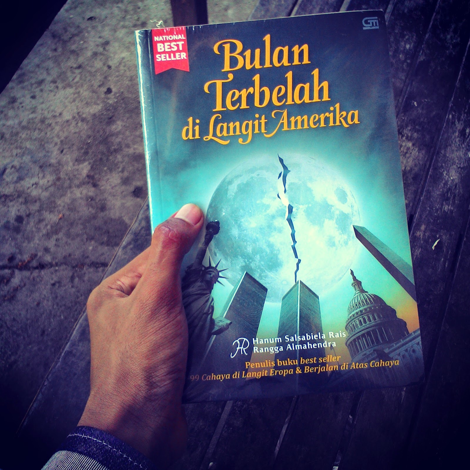 Rentetan Kalimat Itu Membuatku Tergugah Untuk Membaca Dan Memaknai Kisah Ini Lebih Jauh Lagi Mengetahui Bagian Lain Dari Sekuel Cahaya Di Langit Eropa Rentetan Kalimat Itu Membuatku Tergugah Untuk Membaca Dan Memaknai Kisah Ini Lebih Jauh Lagi Mengetahui Bagian Lain Dari Sekuel Cahaya Di Langit Eropa