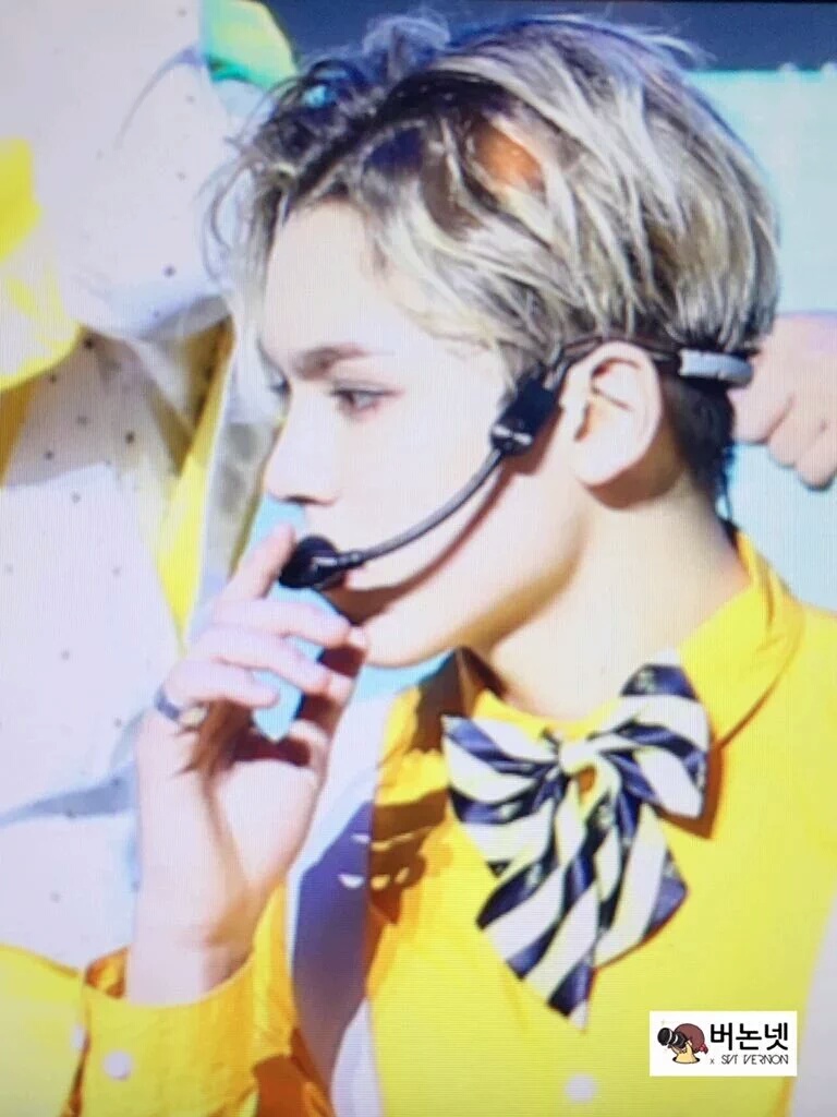 더티블론드 색으로 염색한 버논 | 인스티즈