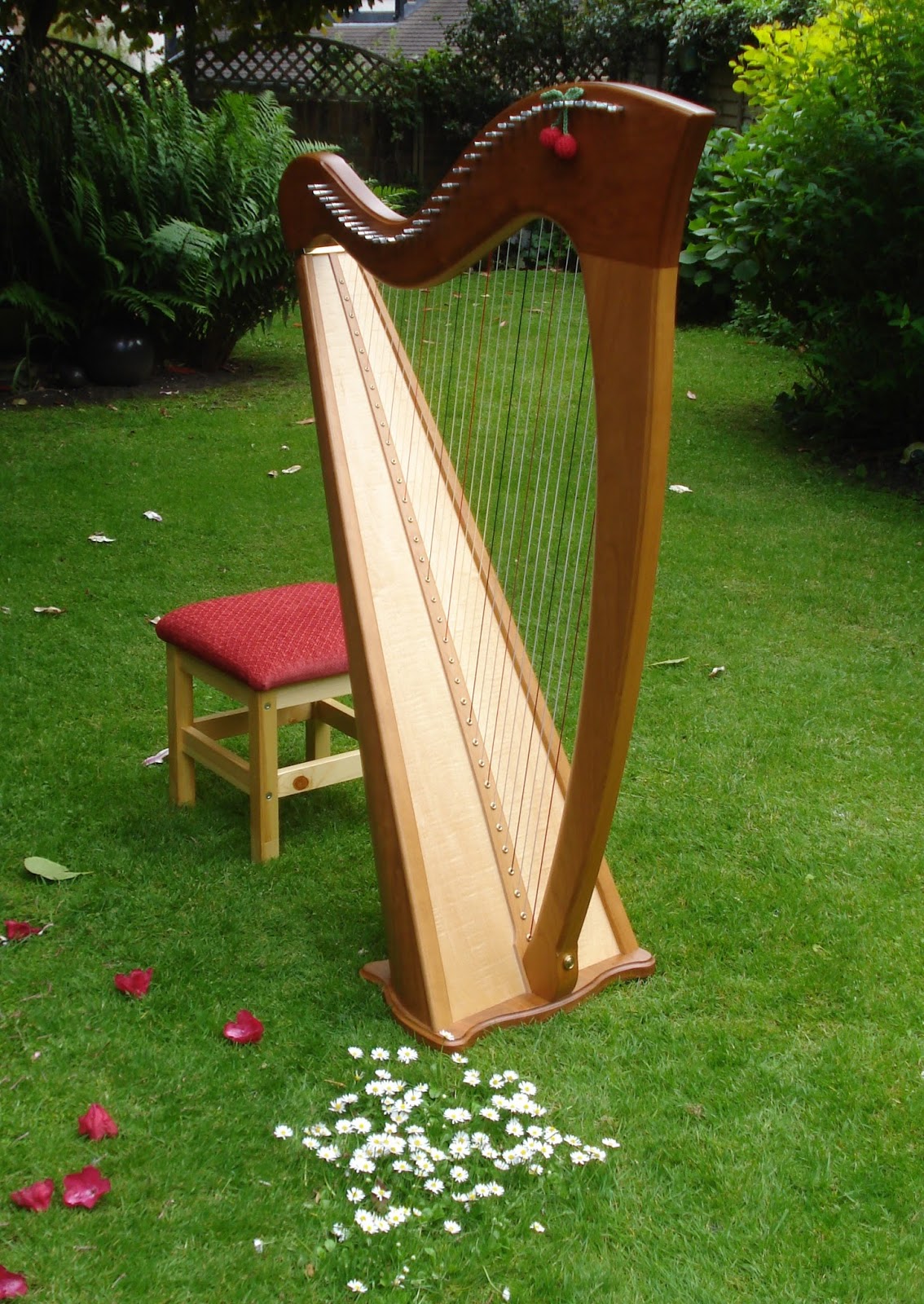 ccraftcorner Harp in the Garden!