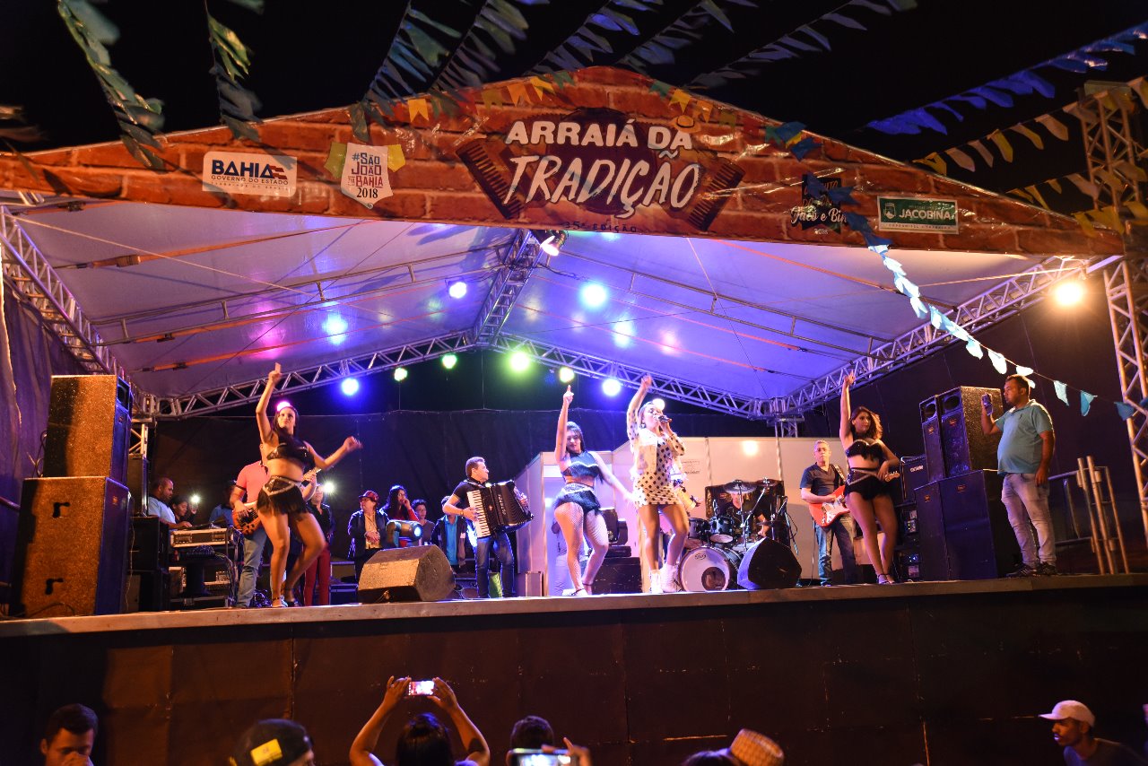 Jacobina II comemorou 35 anos do Arraiá da Tradição com muito forró
