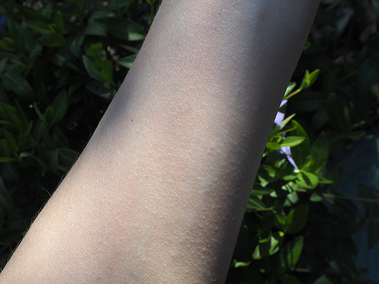 Attitude Sonnencreme für unreine Haut: Sensitive Skin Sunscreen SPF 30 vollständig verblendet ohne Weißeln