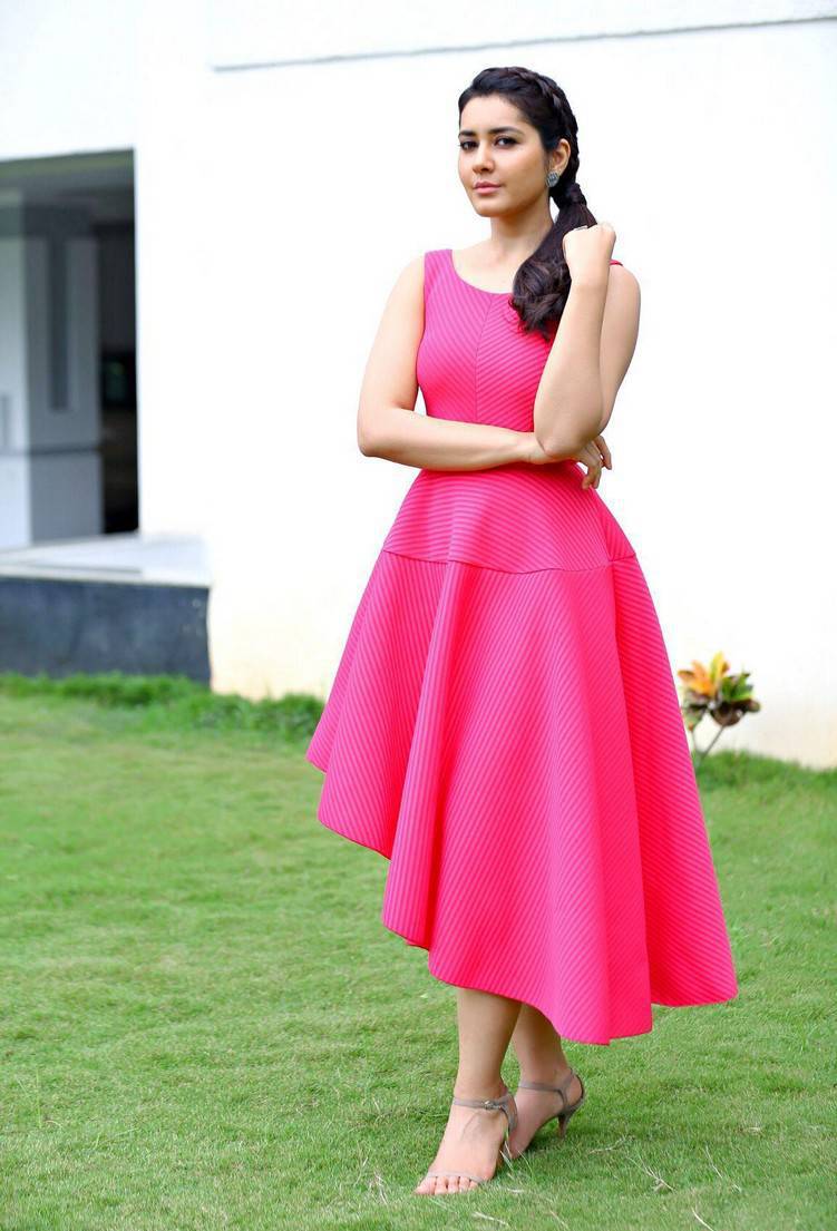 Rashi Khanna Beautiful Hair Style In Pink Dress - Rashi Khanna