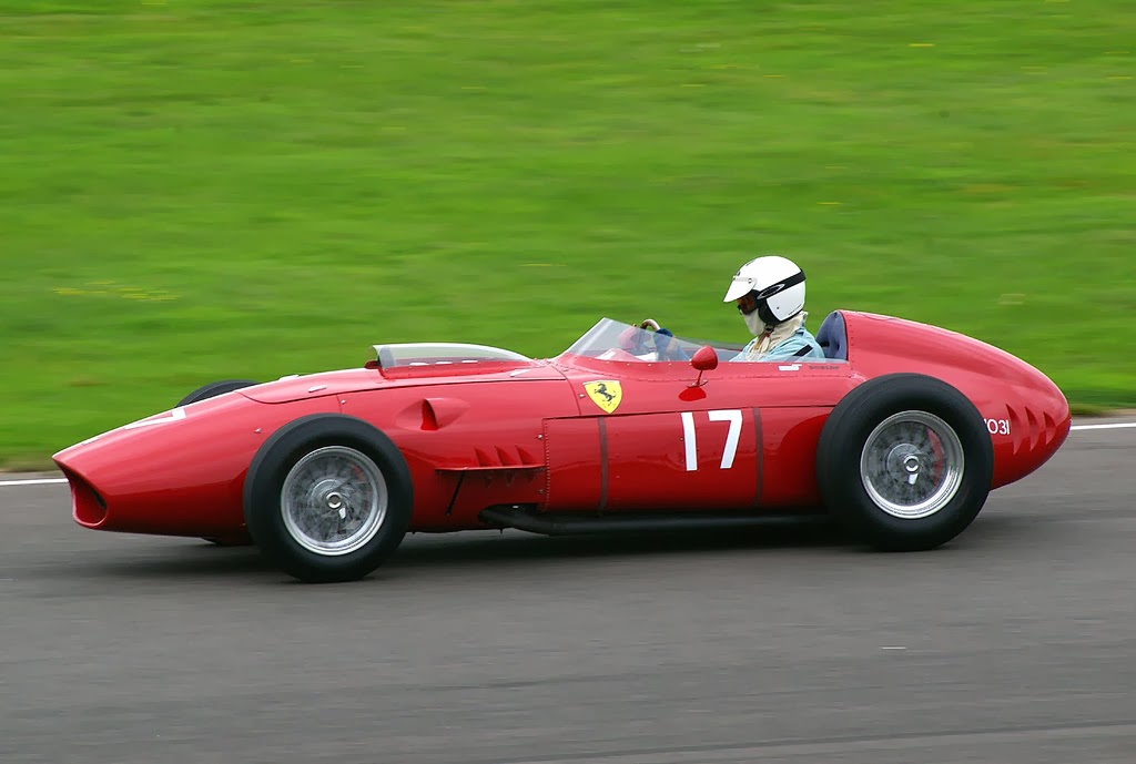 Vidrados no cavalinho - Enzo Ferrari, uma paixão toda italiana. John+Nuttall - Vidrados no cavalinho - Enzo Ferrari, uma paixão toda italiana.