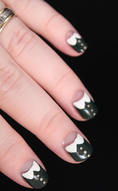 Glimpses of the Moon: Tuesday Tutorial: Peter Pan Collar Nail Art
