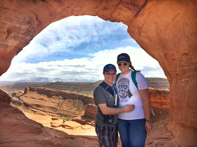 Ben and Meagan in the hole in the wall before Delicate Arch