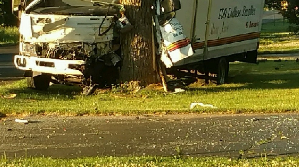 MEC&F Expert Engineers The driver of an Eds Bread box truck was killed in a collison with tree