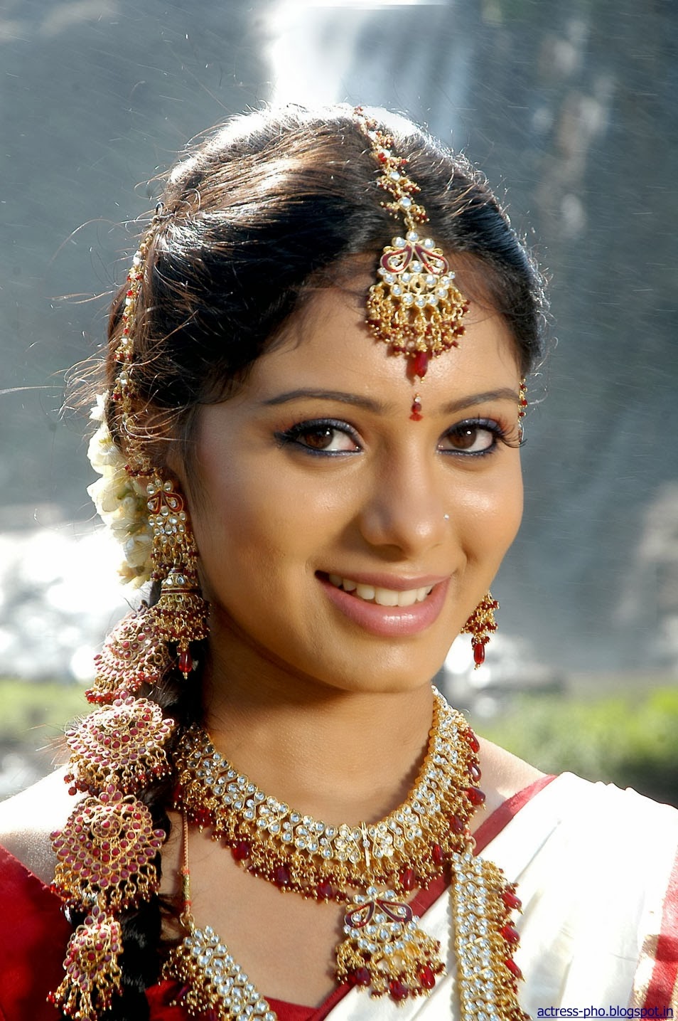 Actress Image: deepa sannidhi images