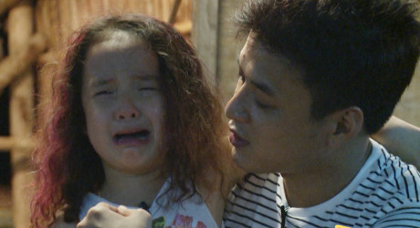 Con gai Hong Dang khoc nuc no vi lan dau phai xa bo - Anh 3