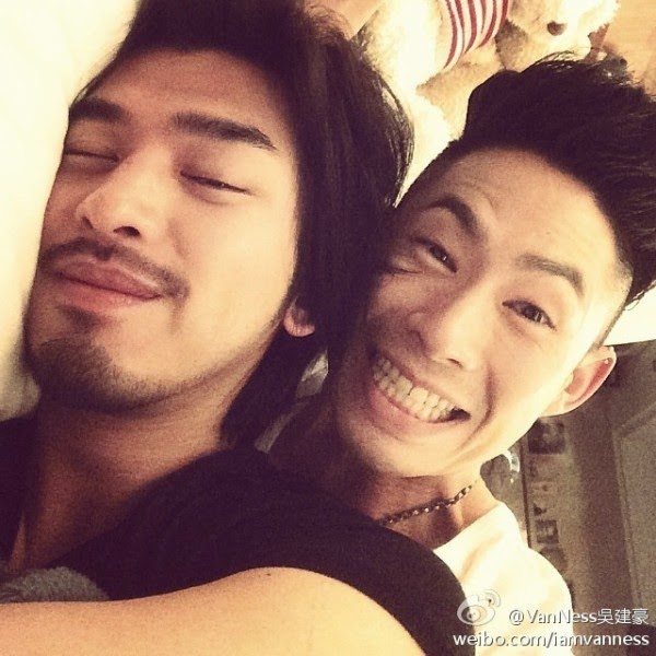 Asian E-News Portal: Vanness Wu upload his 'bed' photo with Wilson Chen ...
