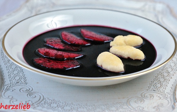 Fliederbeersuppe - JungleKey.de Bilder Fliederbeersuppe - JungleKey.de Bilder