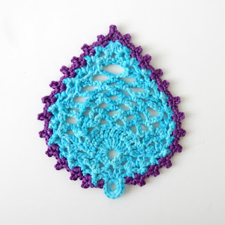 free crochet pattern coaster peacock feather thecuriocraftsroom the curio crafts room