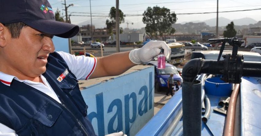 DISTRIBUCIÓN GRATUITA: Piden denunciar a quienes cobren por agua que es distribuida en cisternas de Sedapal - www.sedapal.com.pe DISTRIBUCIÓN GRATUITA: Piden denunciar a quienes cobren por agua que es distribuida en cisternas de Sedapal - www.sedapal.com.pe