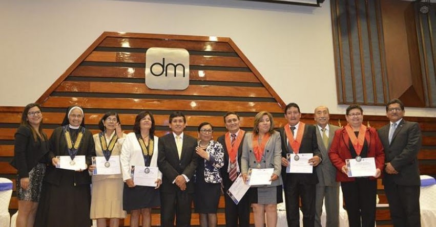 Derrama Magisterial distingue a personalidades por su valioso aporte a la educación Derrama Magisterial distingue a personalidades por su valioso aporte a la educación