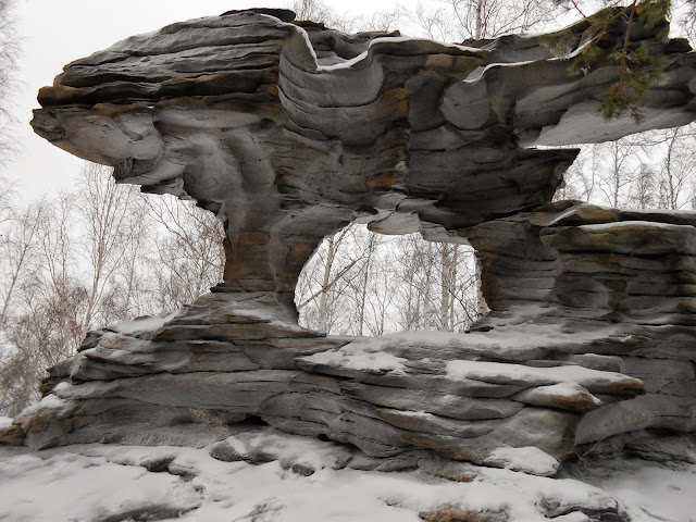 Скала Каменные ворота сзади