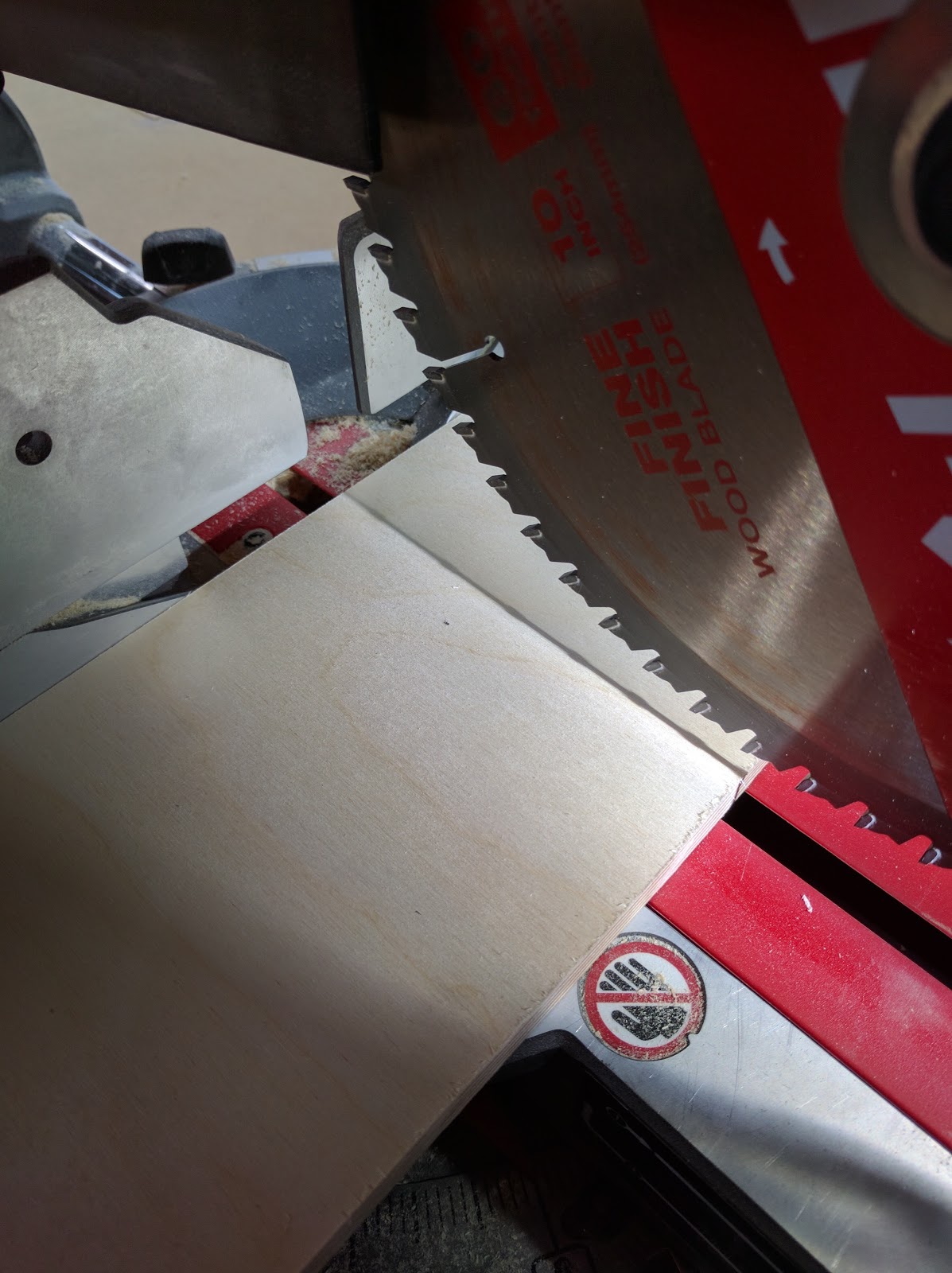 First Class Woodworking Tool Reviews Festool Kapex vs. Milwaukee M18