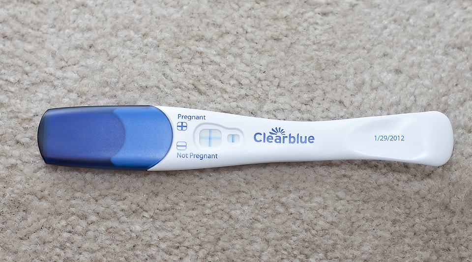 Тест на беременность клеар отзывы. Тест на беременность клеар Блю. Тест клеар Блю положительный. Струйный тест Клеа Блю. Тест клеар Блю плюсик.
