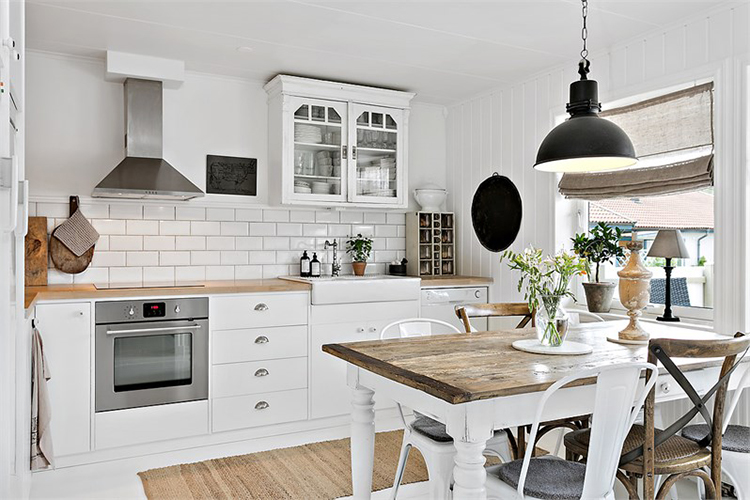 cocina blanca nordica estilo nordico rustico baldosas metro tiles blanco escandinavo alquimia deco interiorista barcelona