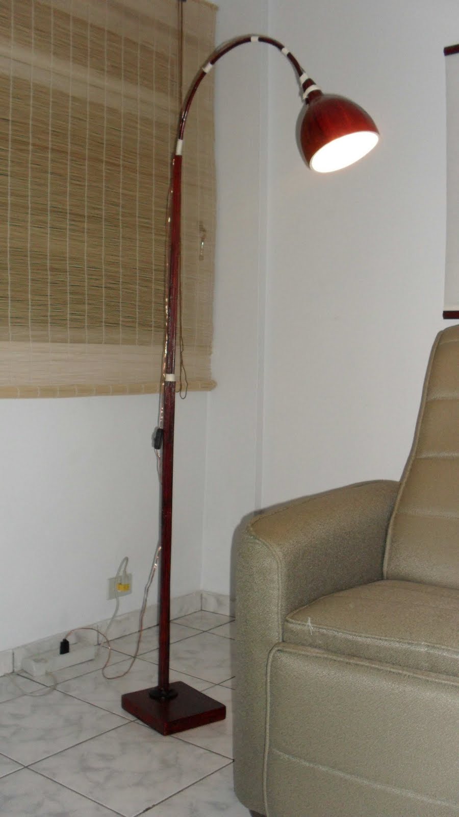 LUMIAR ILUMINANDO E DECORANDO SUA VIDA LUMINÁRIA DE PÉ