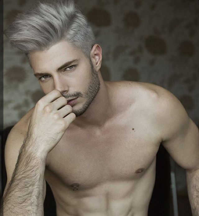 cabelo grisalho masculino jovem