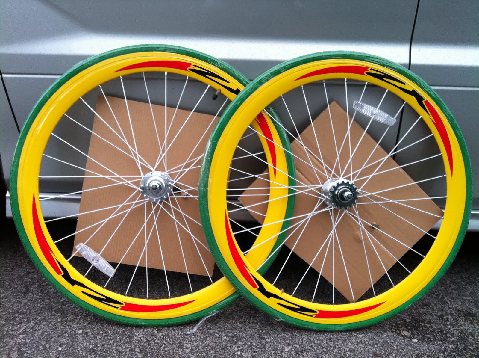 fixie bike wheel size