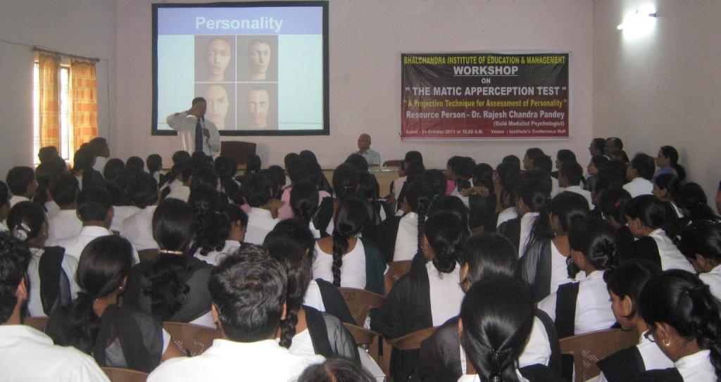 Hello Psychologist Child Development Counselling Center Lucknow9415370790 Dr. Rajesh