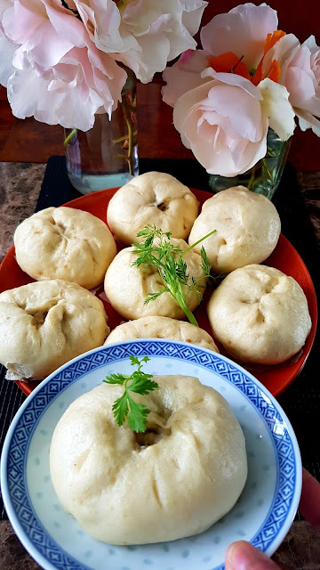 Brioche à la vapeur farcie viande et champignons noirs;Brioche à la vapeur farcie viande et champignons noirs