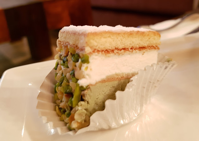 food blogger dubai t lounge dilmah  pistachio ricotta dessert