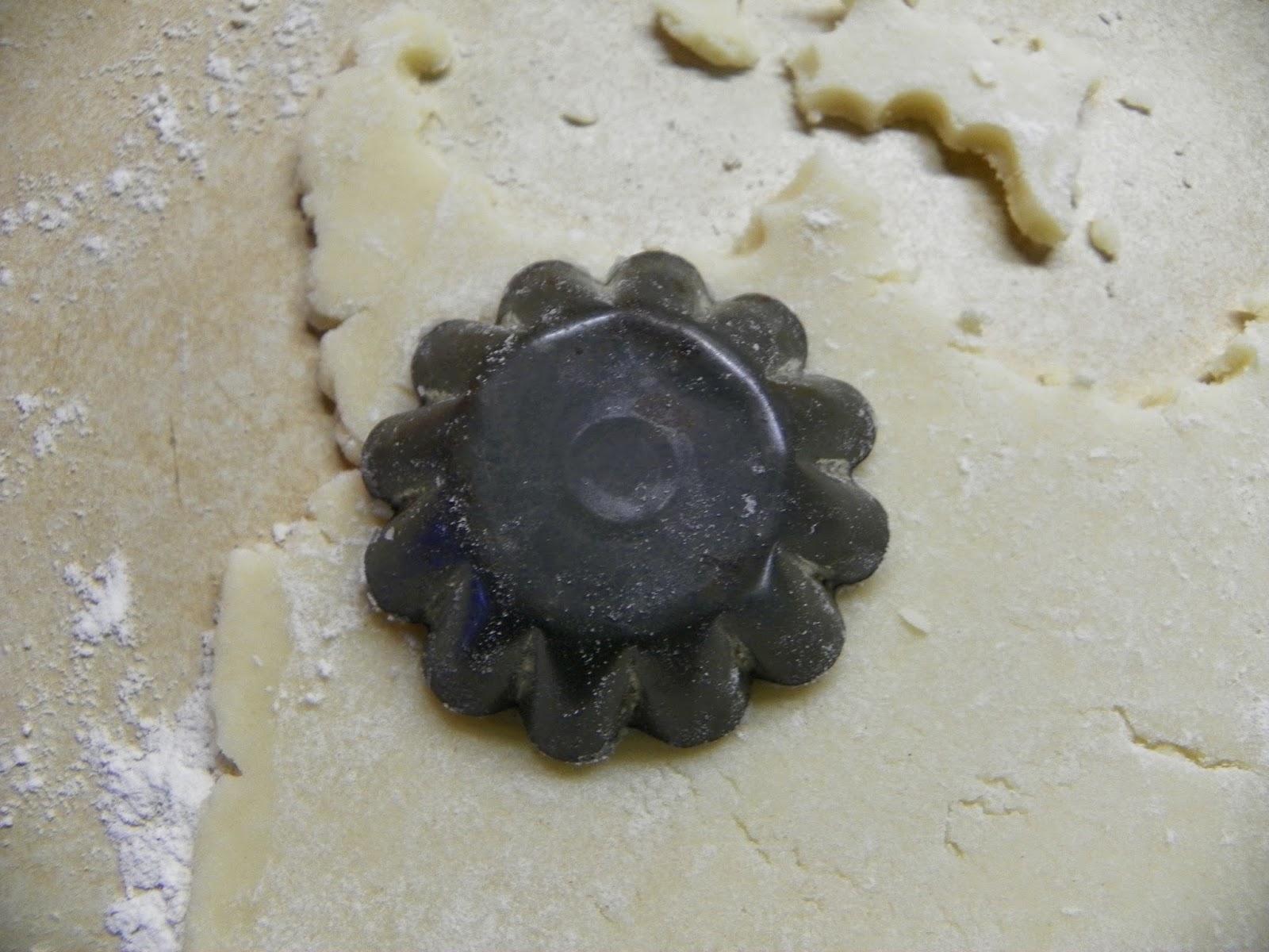 Dicky Bird's Nest Week 18 Strawberry Shortbread Cookies