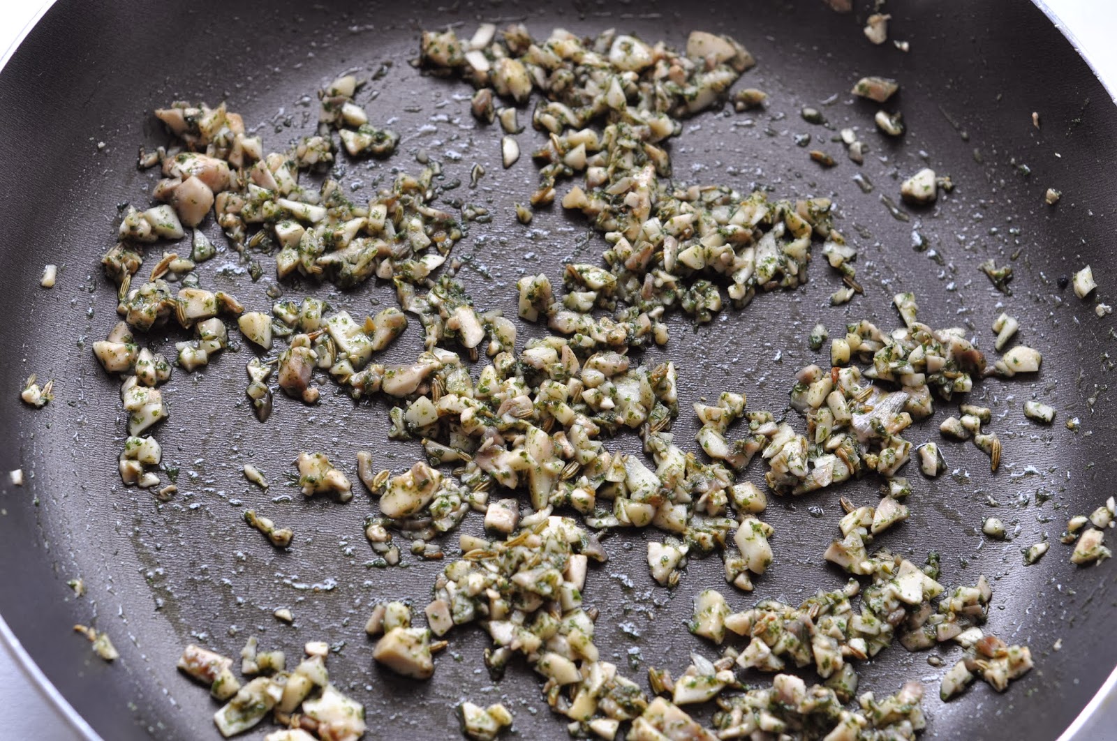 Simple Food Poached Mackerel with Mushroom and Fennel Sauce