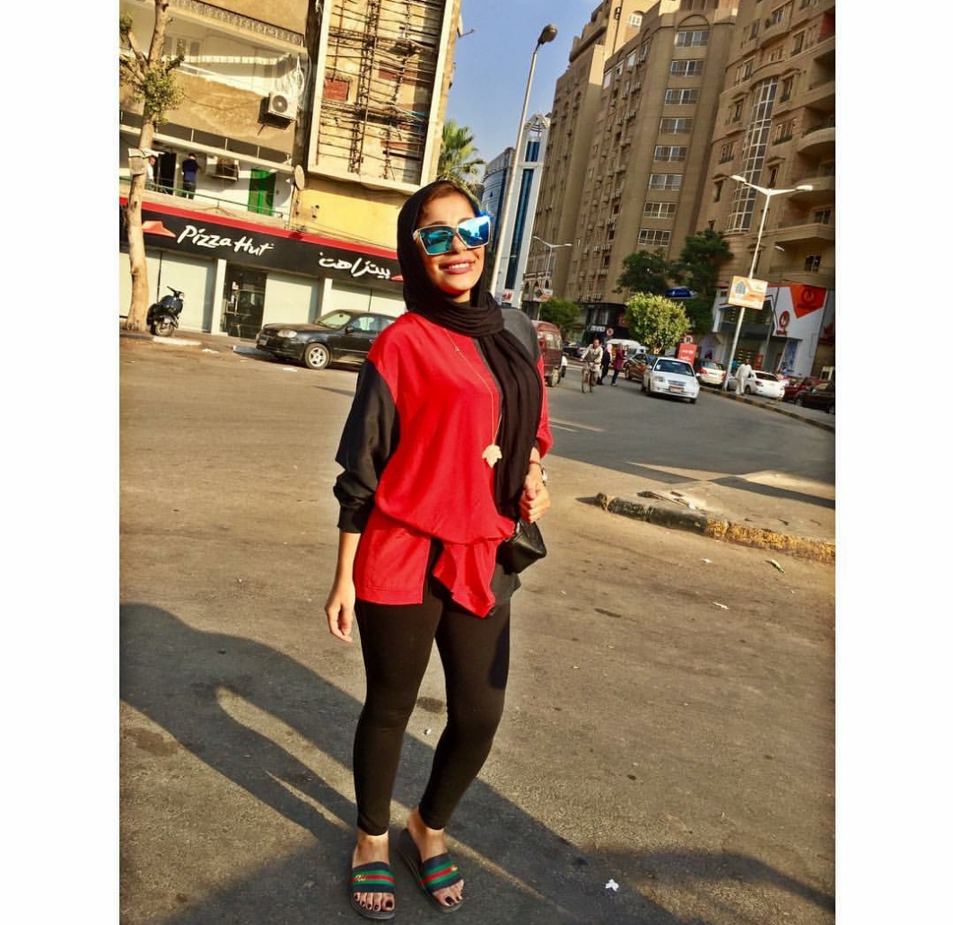 اصابع اقدام المحجبة الملكه نوران