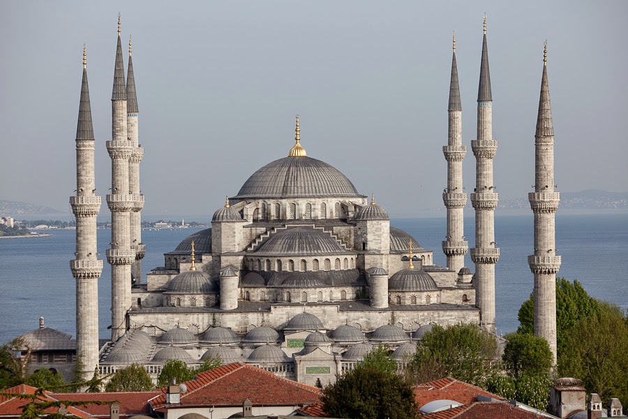 [Image: Sultan-Ahmet-Cami-Blaue-Moschee-Istanbul...825%29.jpg]