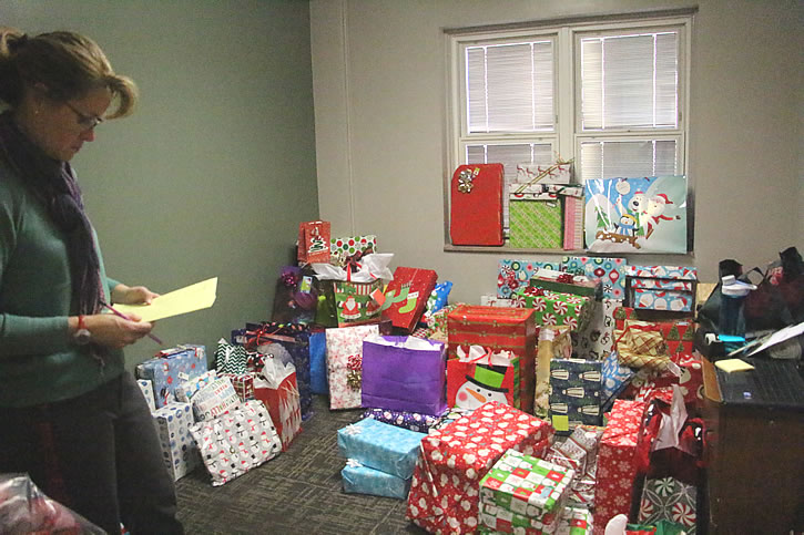 Christmas service ideas for families to focus on giving! teach your kids that christmas is more Mount Michael News Archive 2011-2017: Christmas Is For Giving